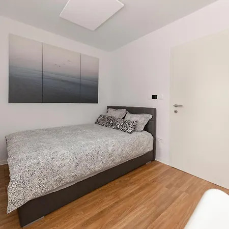 Grahek Apartment *